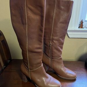 Like new women’s leather boots